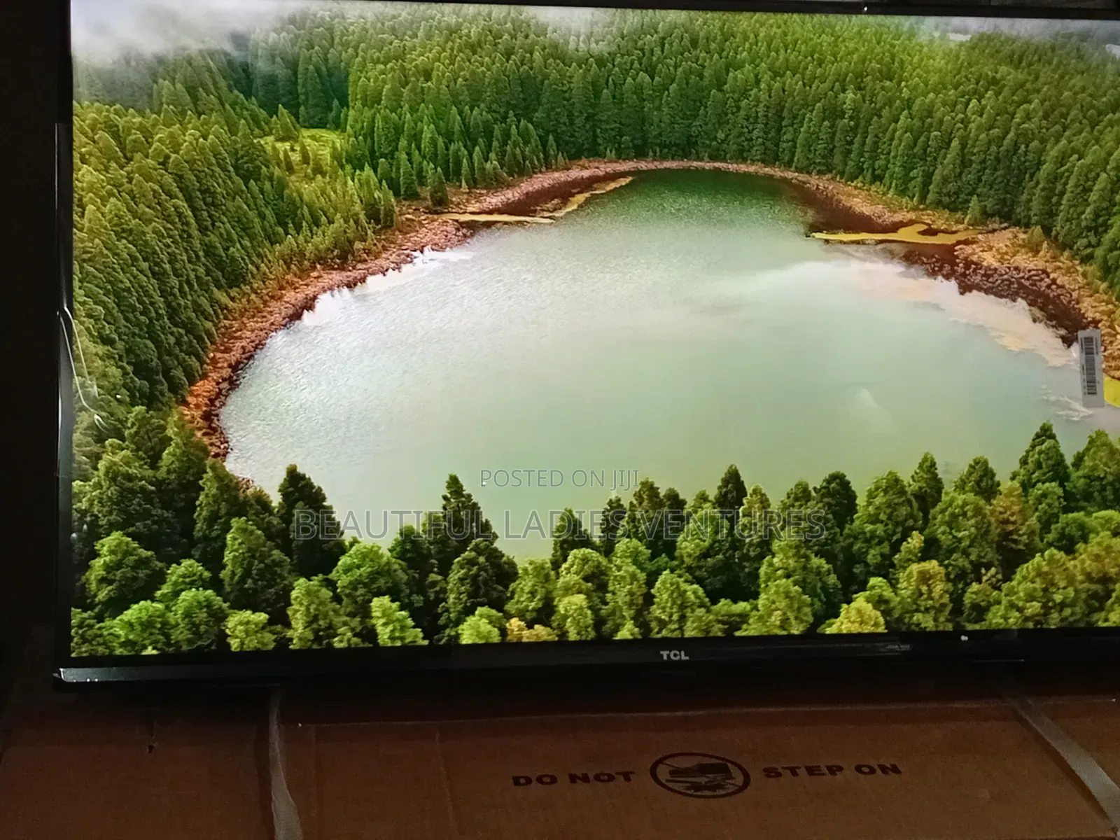 TCL 32” Compact Television With Smooth Visuals