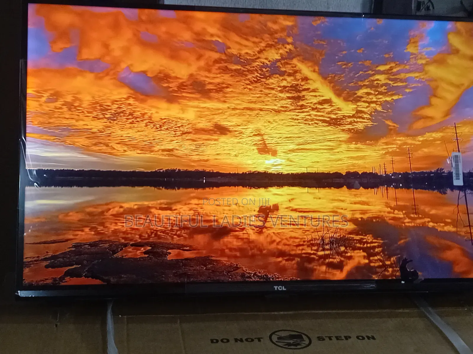 TCL 32” Premium Hd Television With Elegant Design