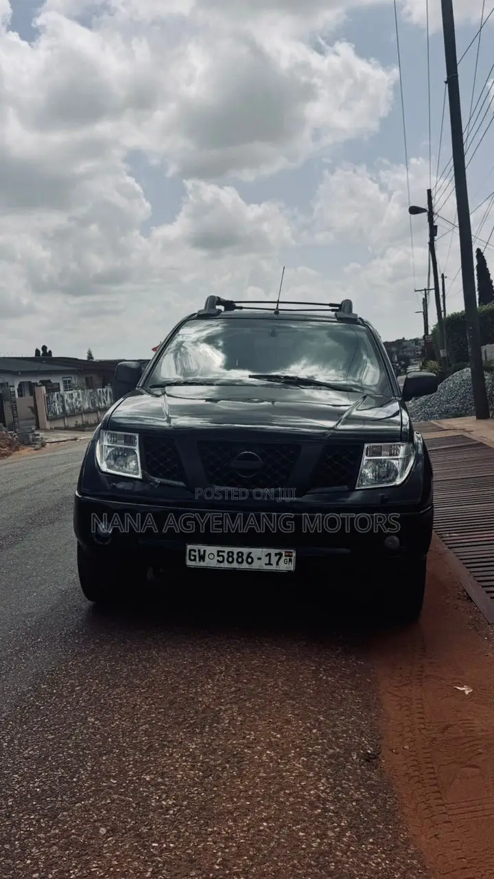 Nissan Navara 2.5 dCi Automatic 2010 Black