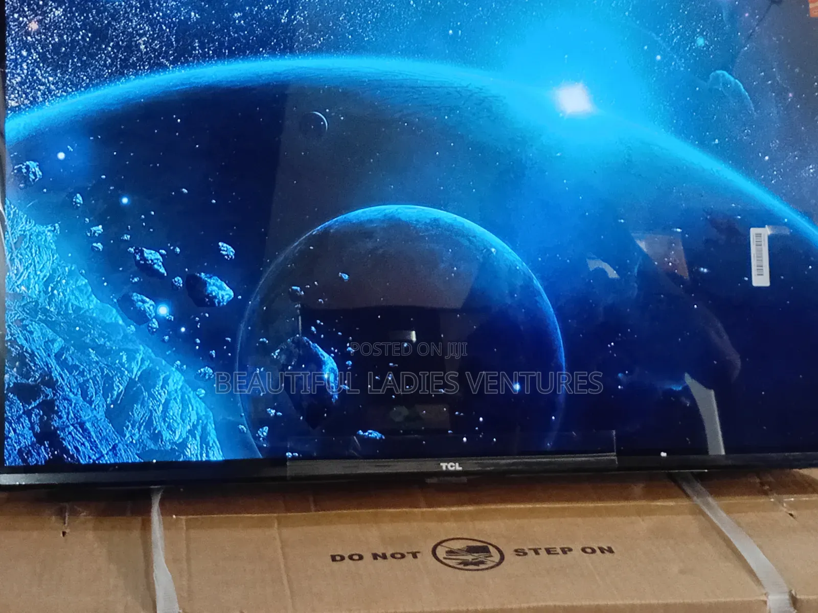 TCL 32-Inch Flat Panel Television With Dynamic Sound