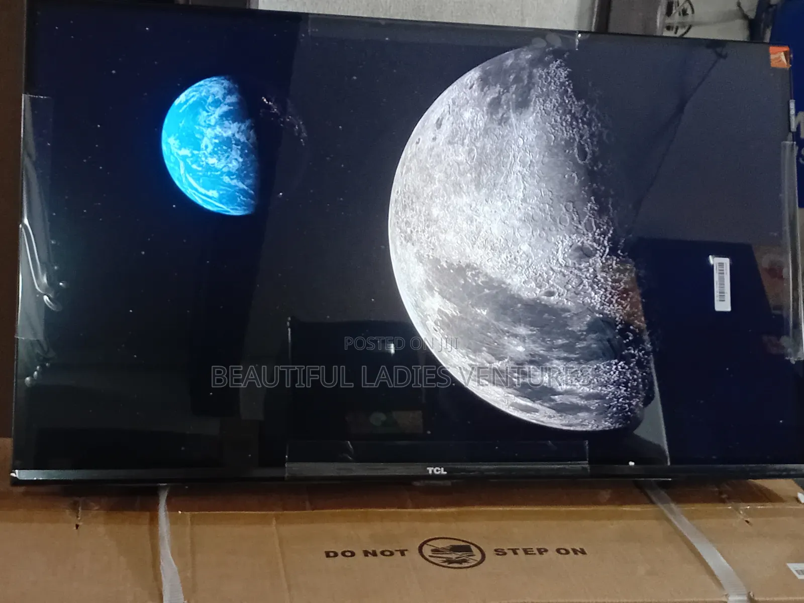 TCL 32” Tv With Bright Display and Deep Sound