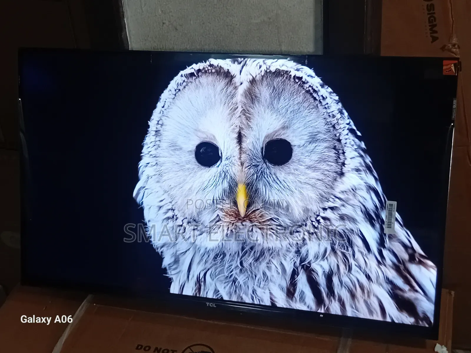 TCL 32” Entertainment Hub – Smart Viewing Experience
