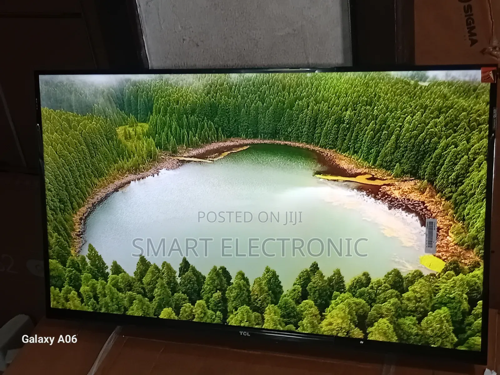 TCL 32” Entertainment Hub – Smart Viewing Experience