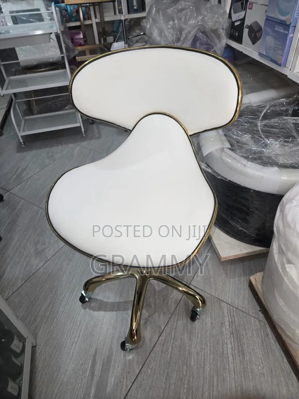 Portable Barbing Chair