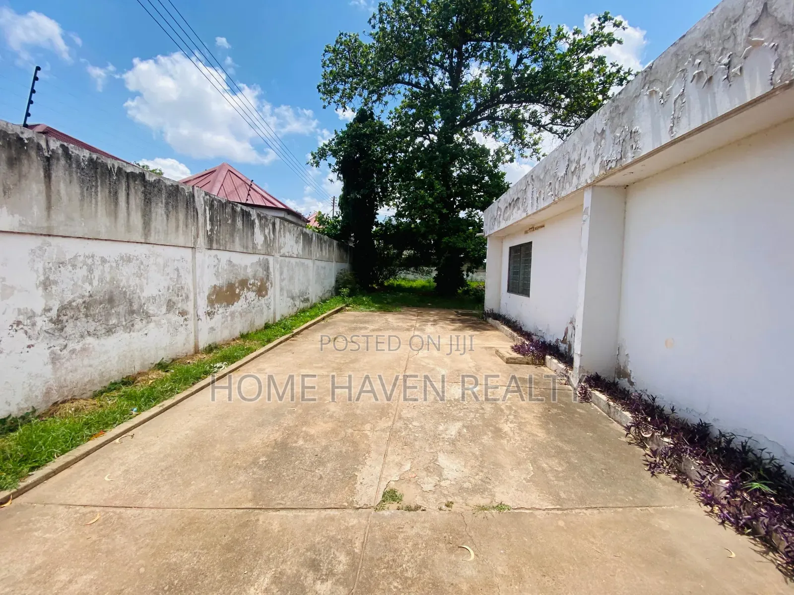 One Plot for Sale at Achimota