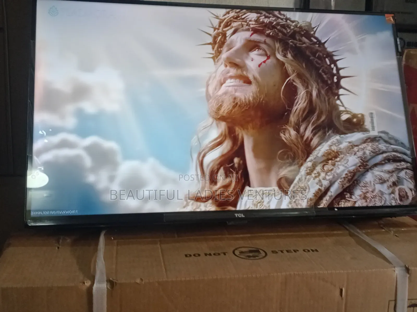 TCL 32” Smart Tv With Stunning Picture Quality