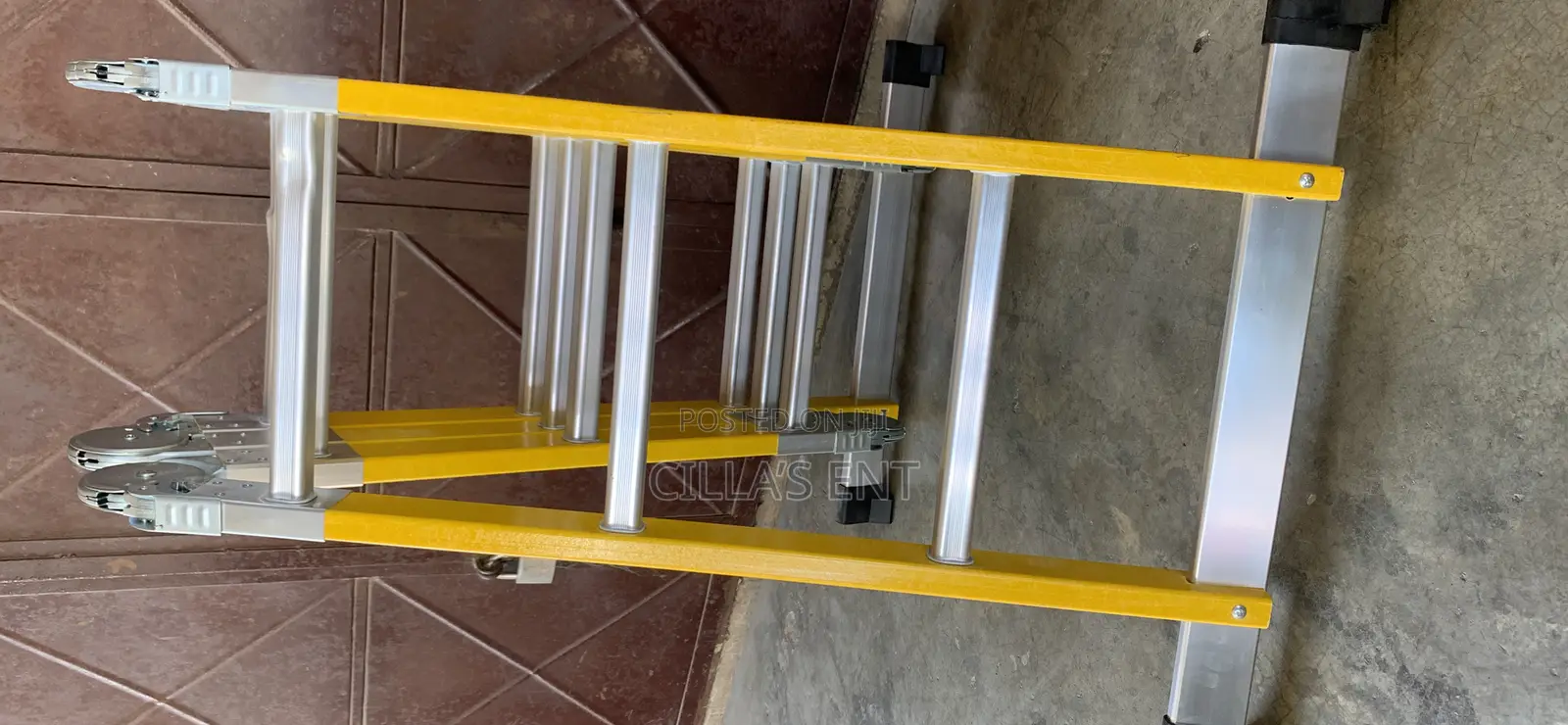 3x4 Fiberglass Ladder