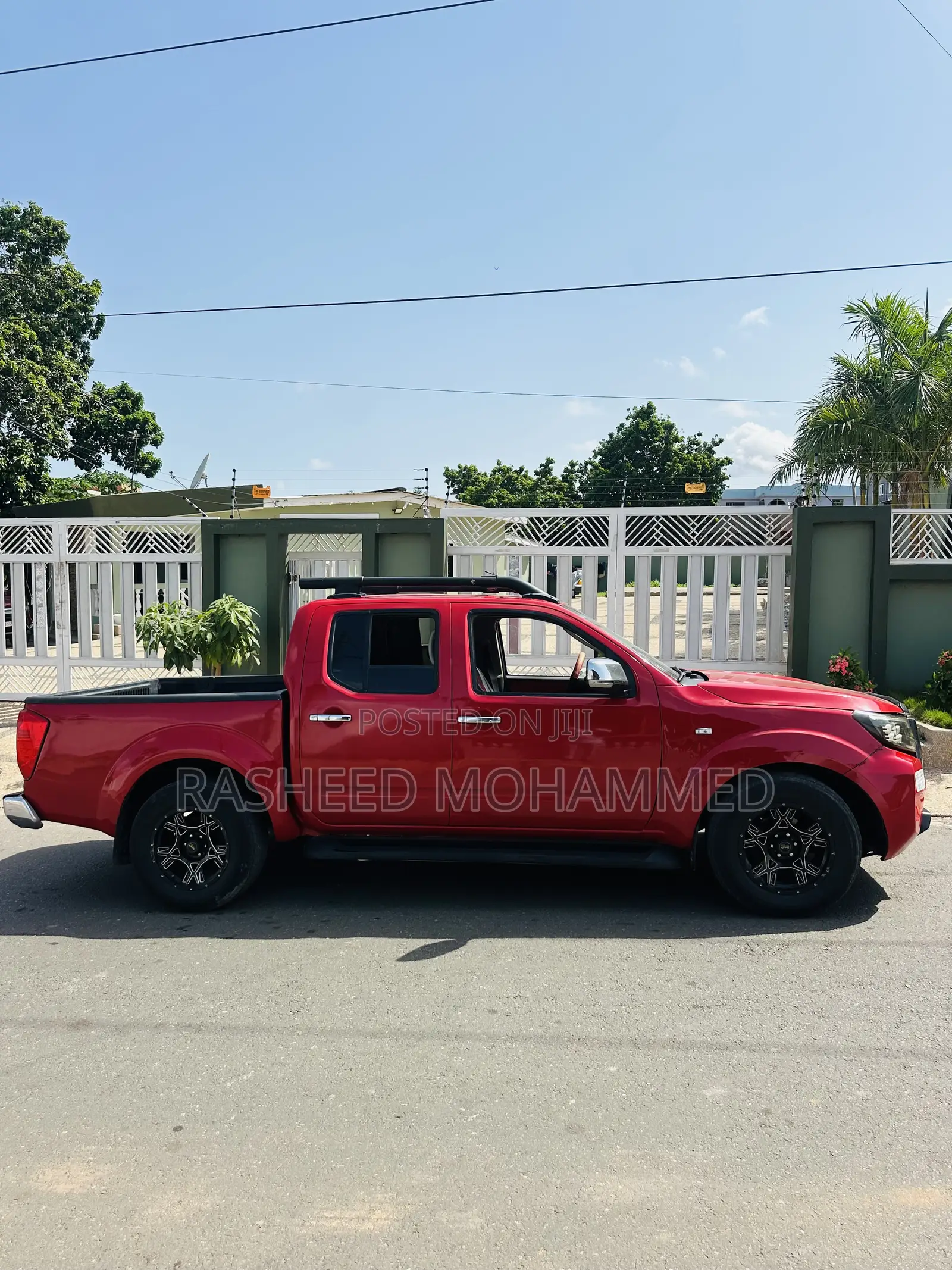 Nissan Navara 2010 Red