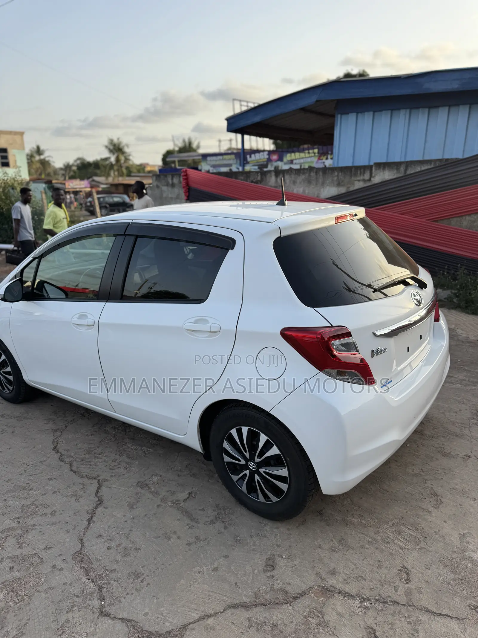 Toyota Vitz 1.3 FWD 5dr 2015 White