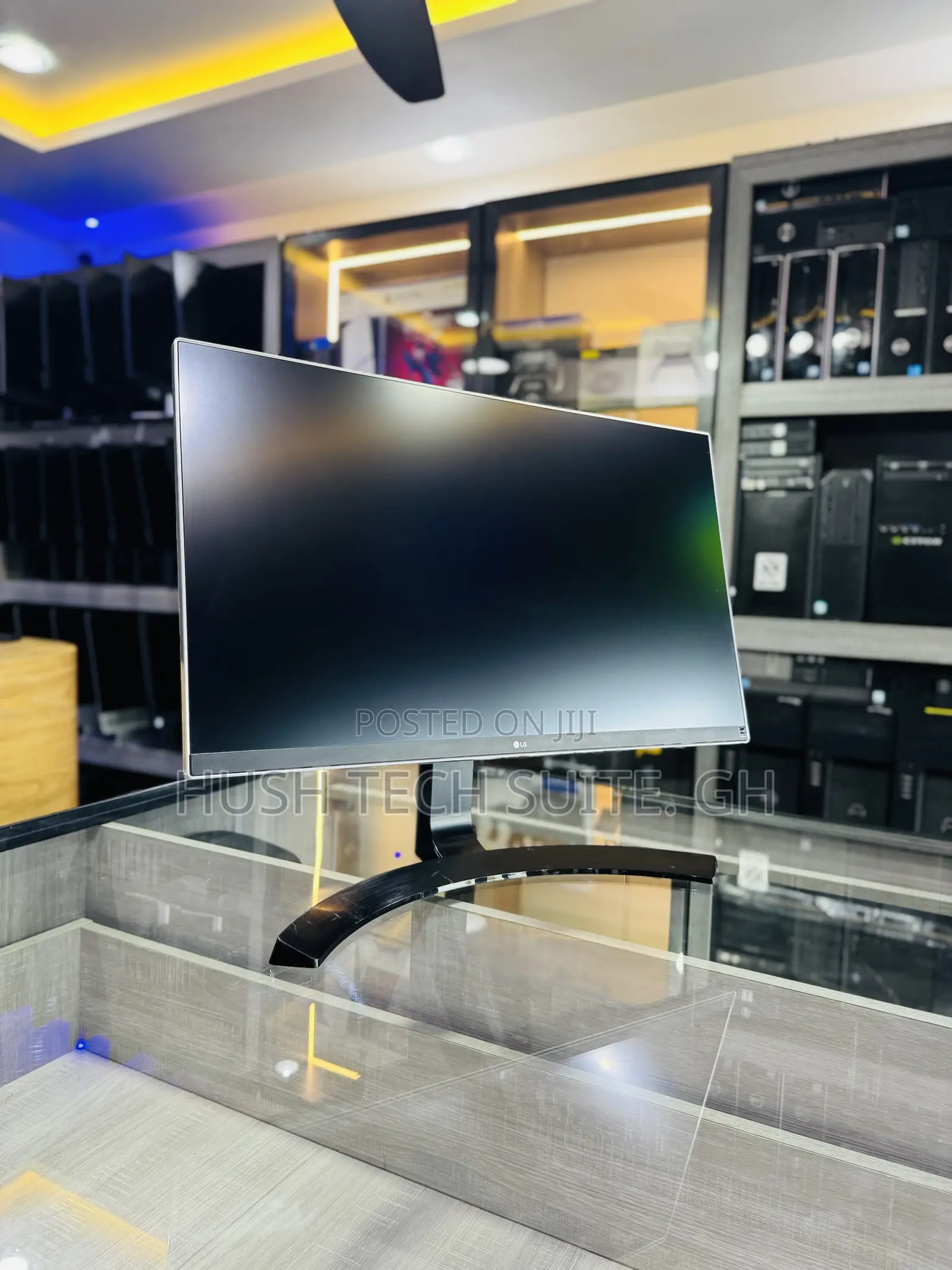 Lg 27” Uhd Ips Display 2160p Edgeless Amd Free-Sync Monitor