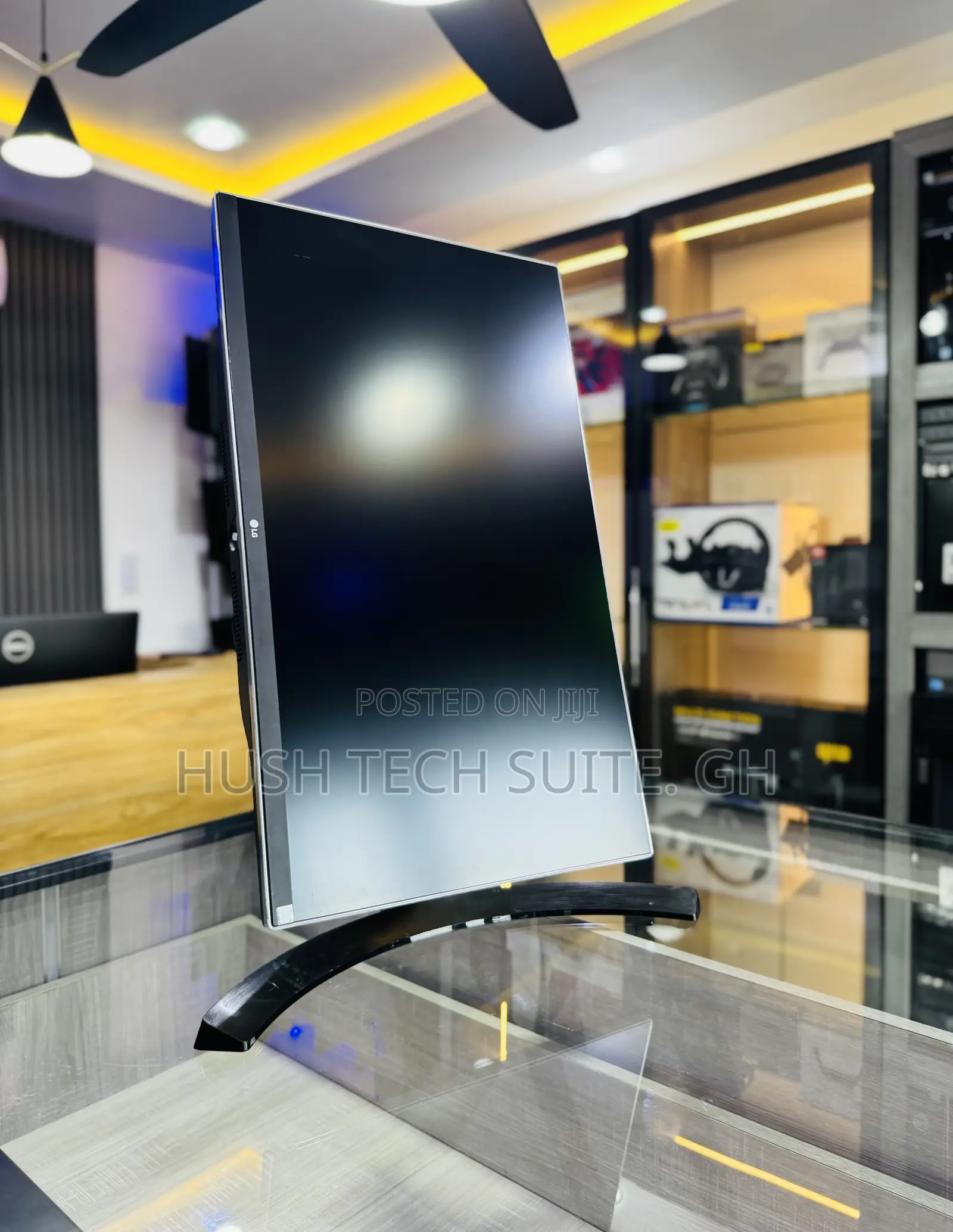 Lg 27” Uhd Ips Display 2160p Edgeless Amd Free-Sync Monitor