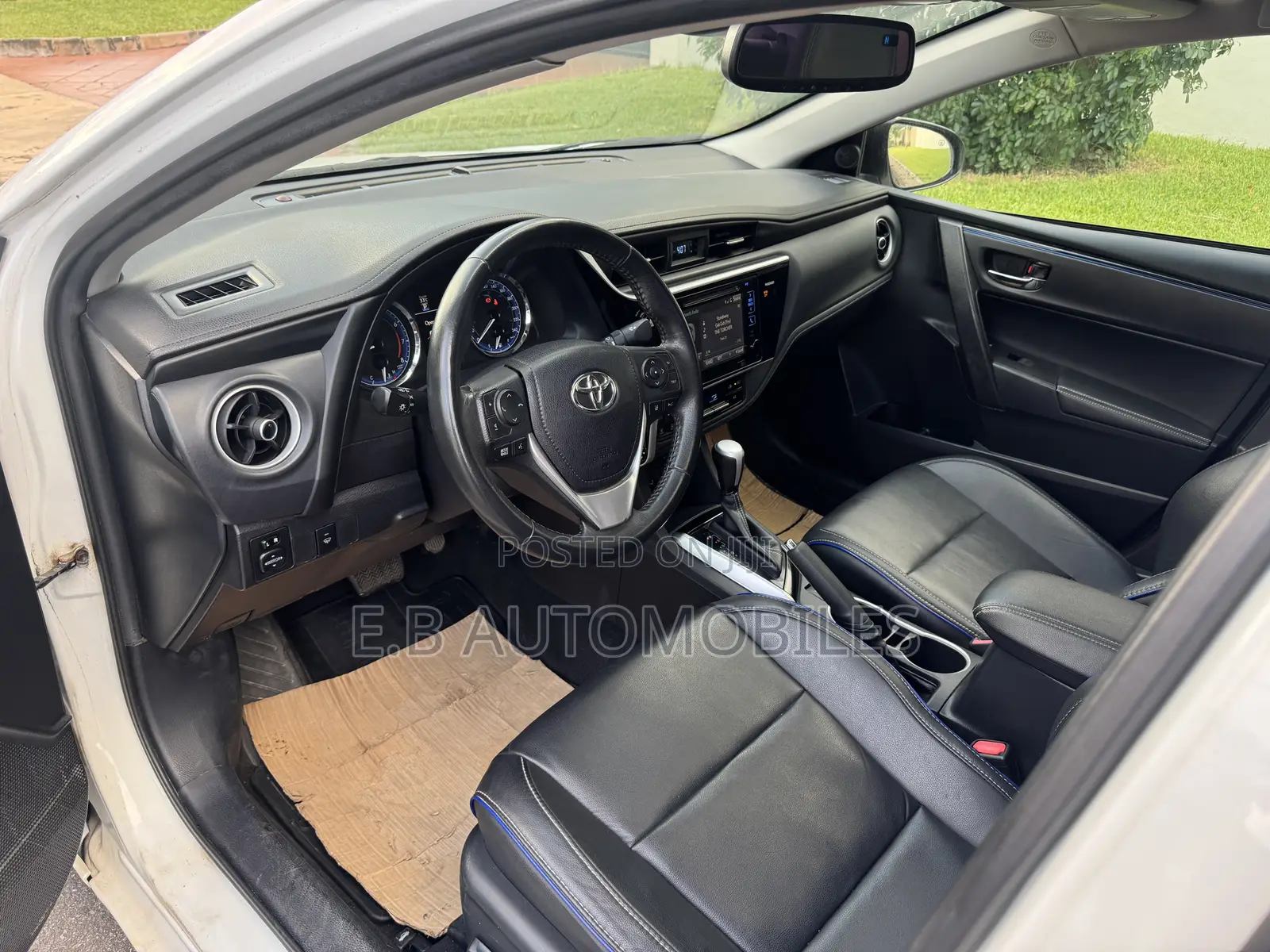 Toyota Corolla XSE 4dr Sedan (1.8L 4cyl CVT) 2017 White