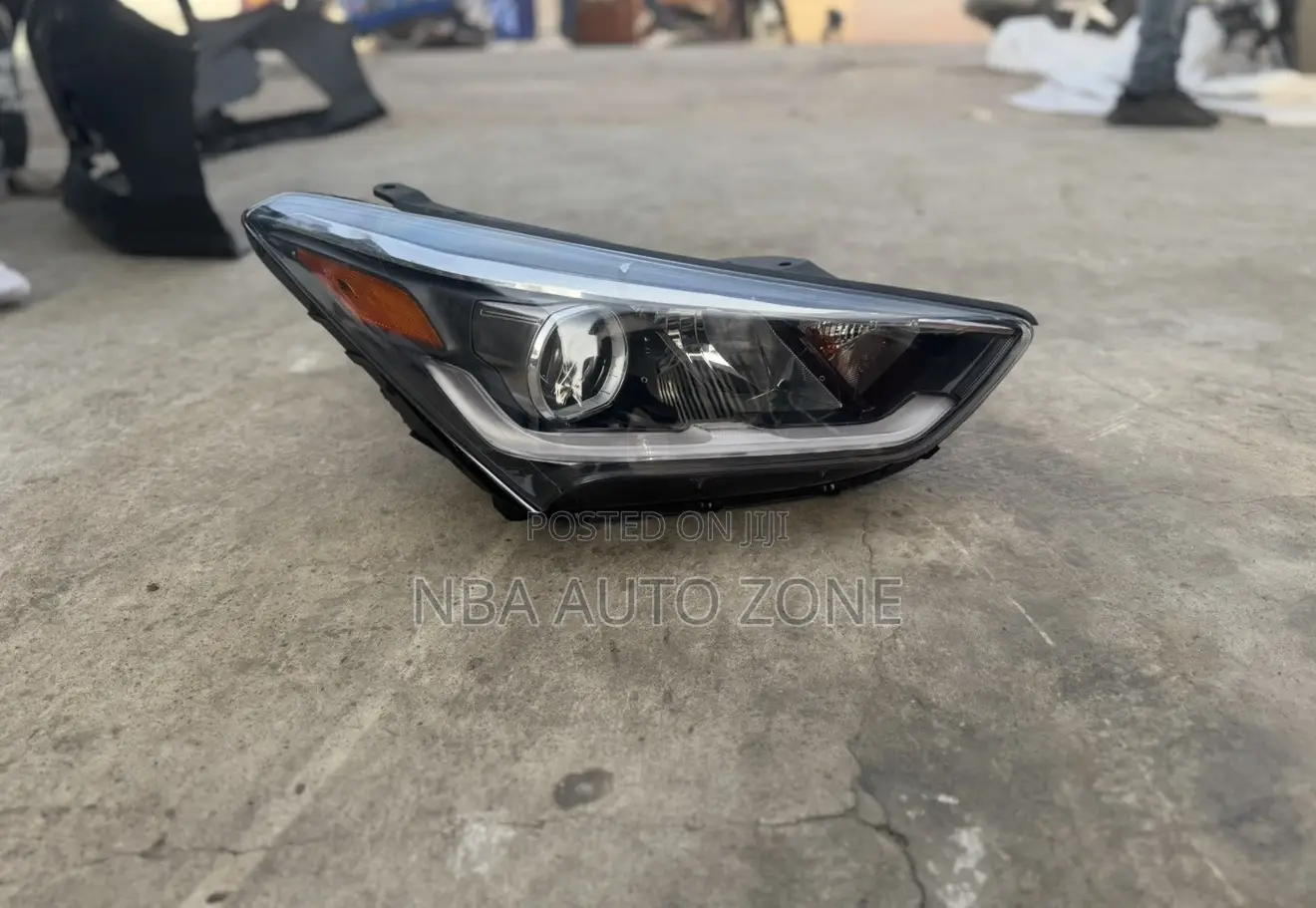 Hyundai Santa Fe Gand 2017-19 Head Light (Pair or One Side)