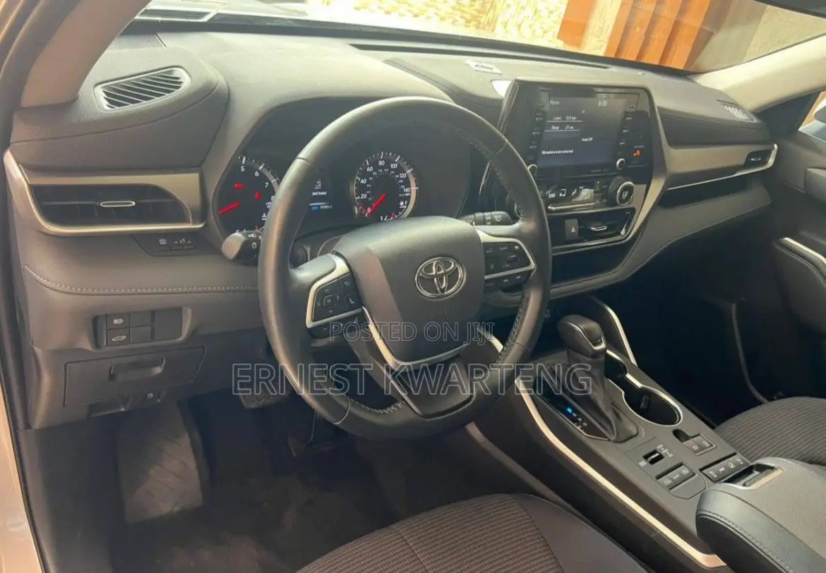 Toyota Highlander 2022 Gray