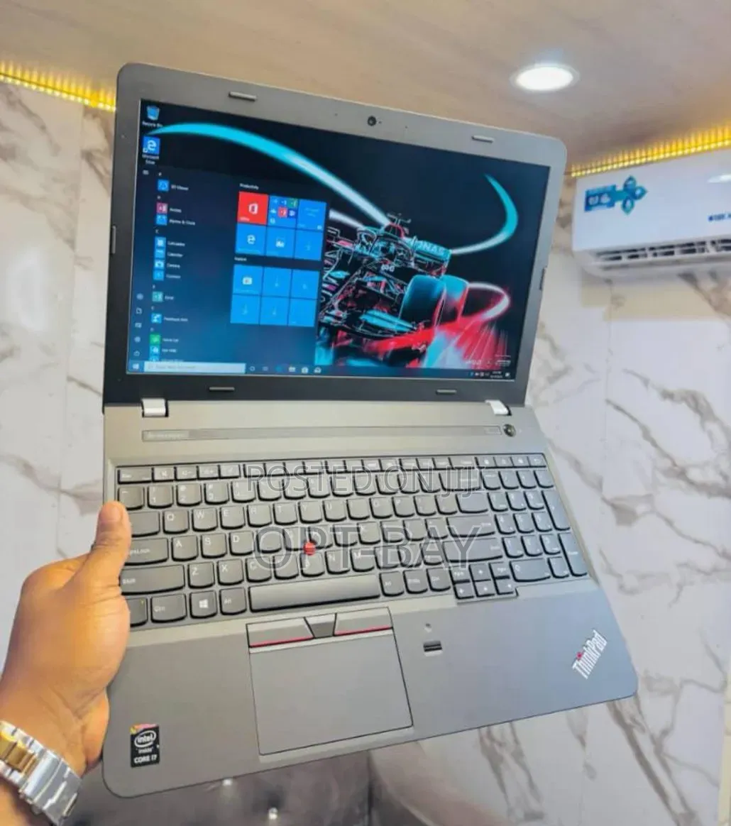 Laptop Lenovo ThinkPad E575 8GB AMD A8 HDD+SSD 500GB
