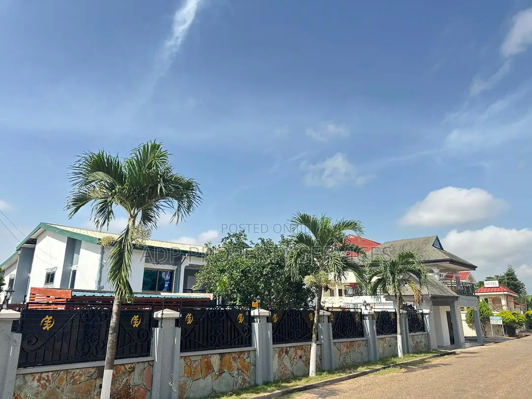 Luxury Resort Mansion for Sale – Kumasi
