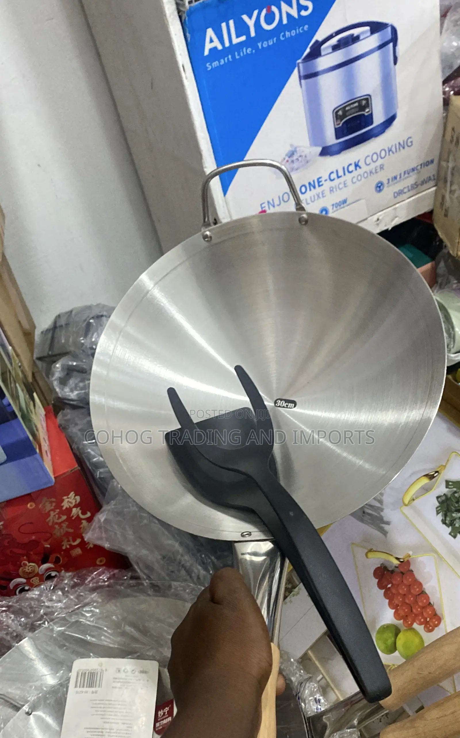 30cm Aluminum Frying Pan With Free Spatula