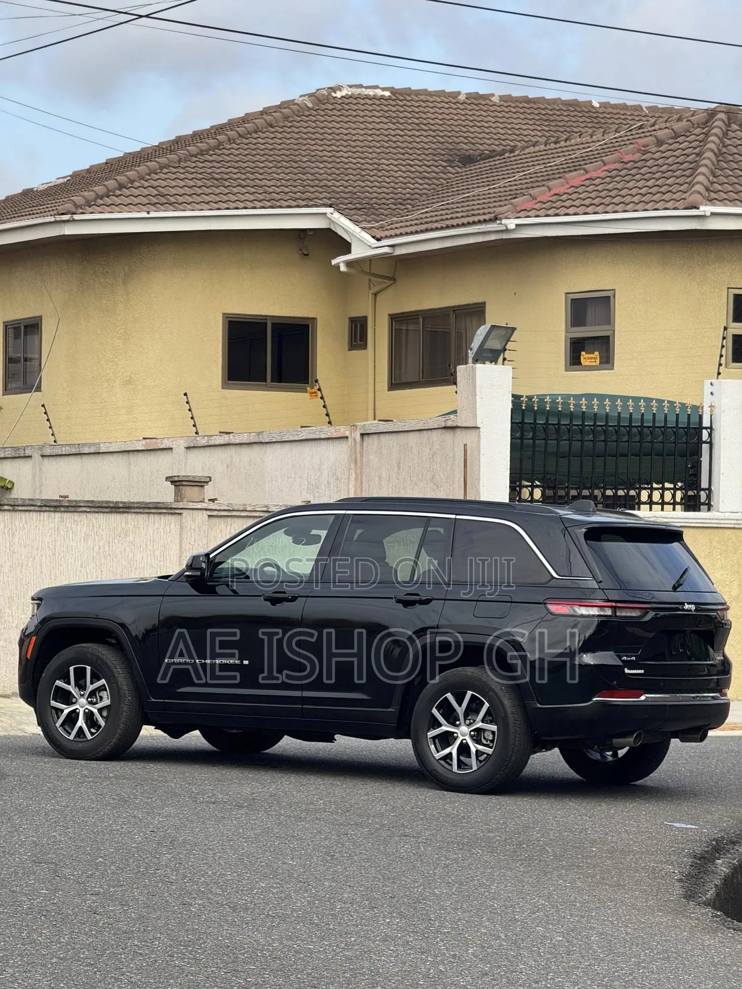 Jeep Grand Cherokee L Altitude 4WD 2024 Black