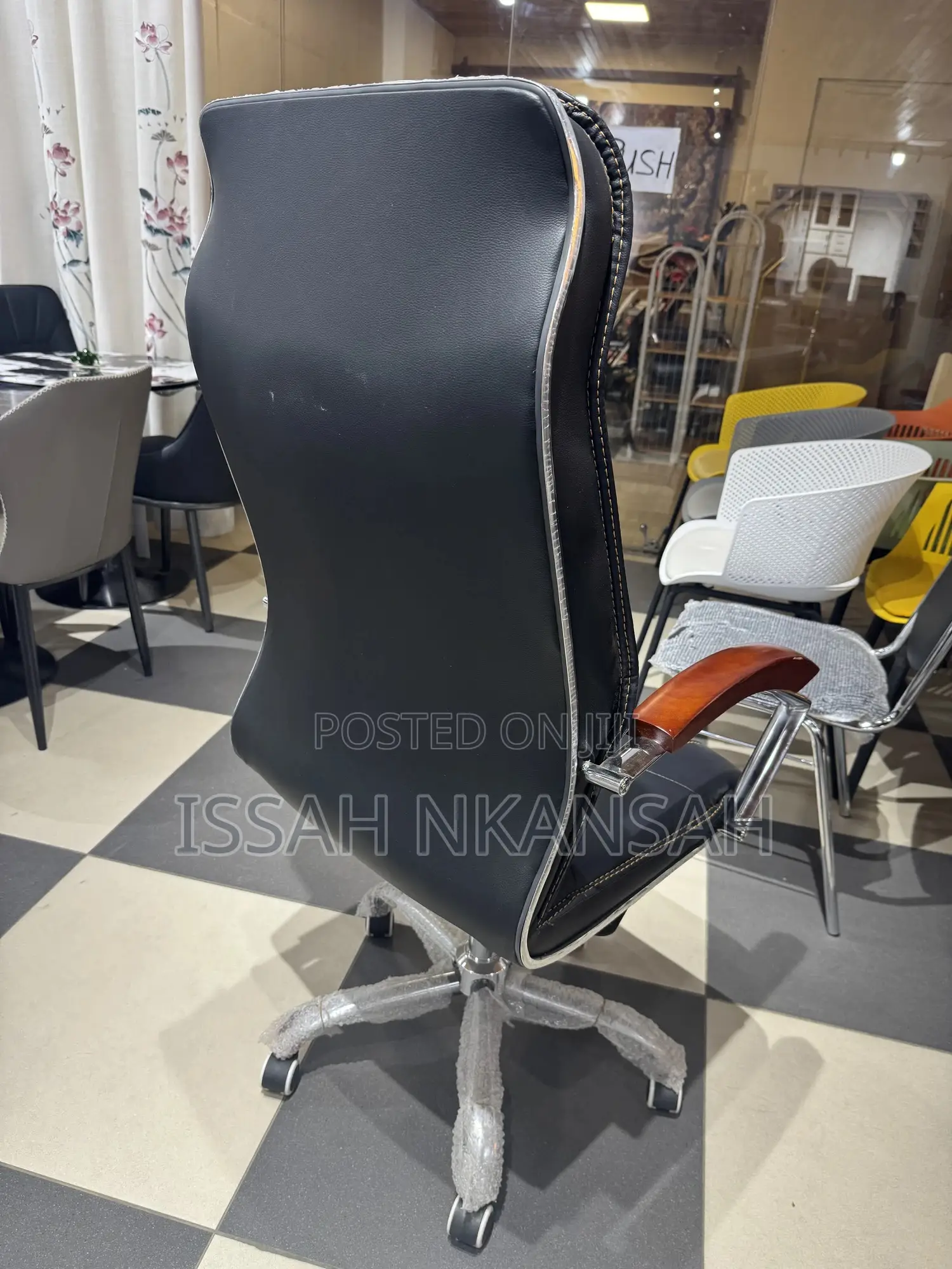 Luxurious Boss Office Chair.