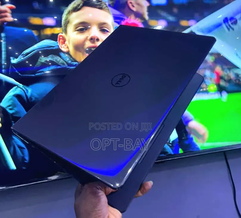 Laptop Dell Inspiron 15 8GB AMD A8 HDD+SSD 500GB
