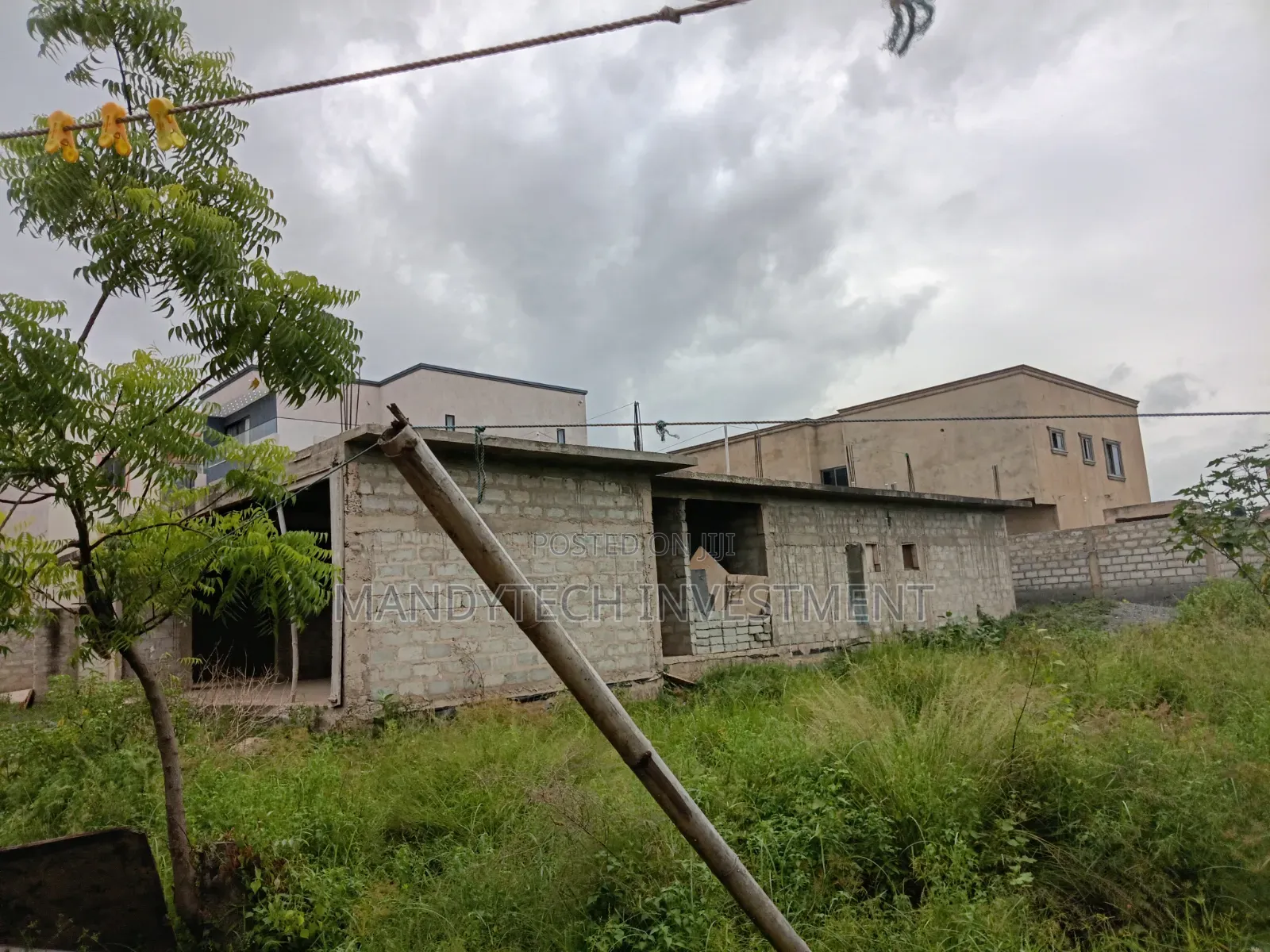 Affordable 5 Bedroom Uncompleted Storey Building - Lakeside