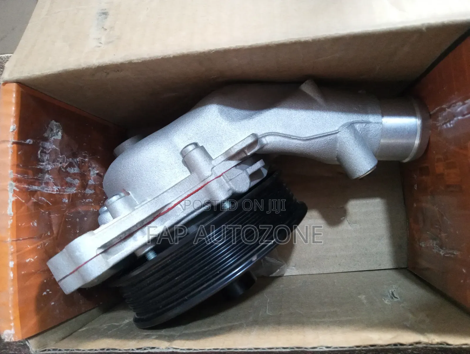 0209. Original Land Rover Range Rover Water Pump Imported From Usa
