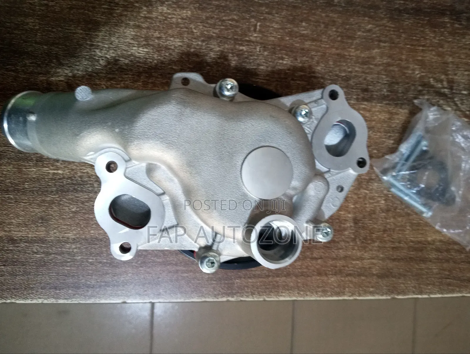 0209. Original Land Rover Range Rover Water Pump Imported From Usa
