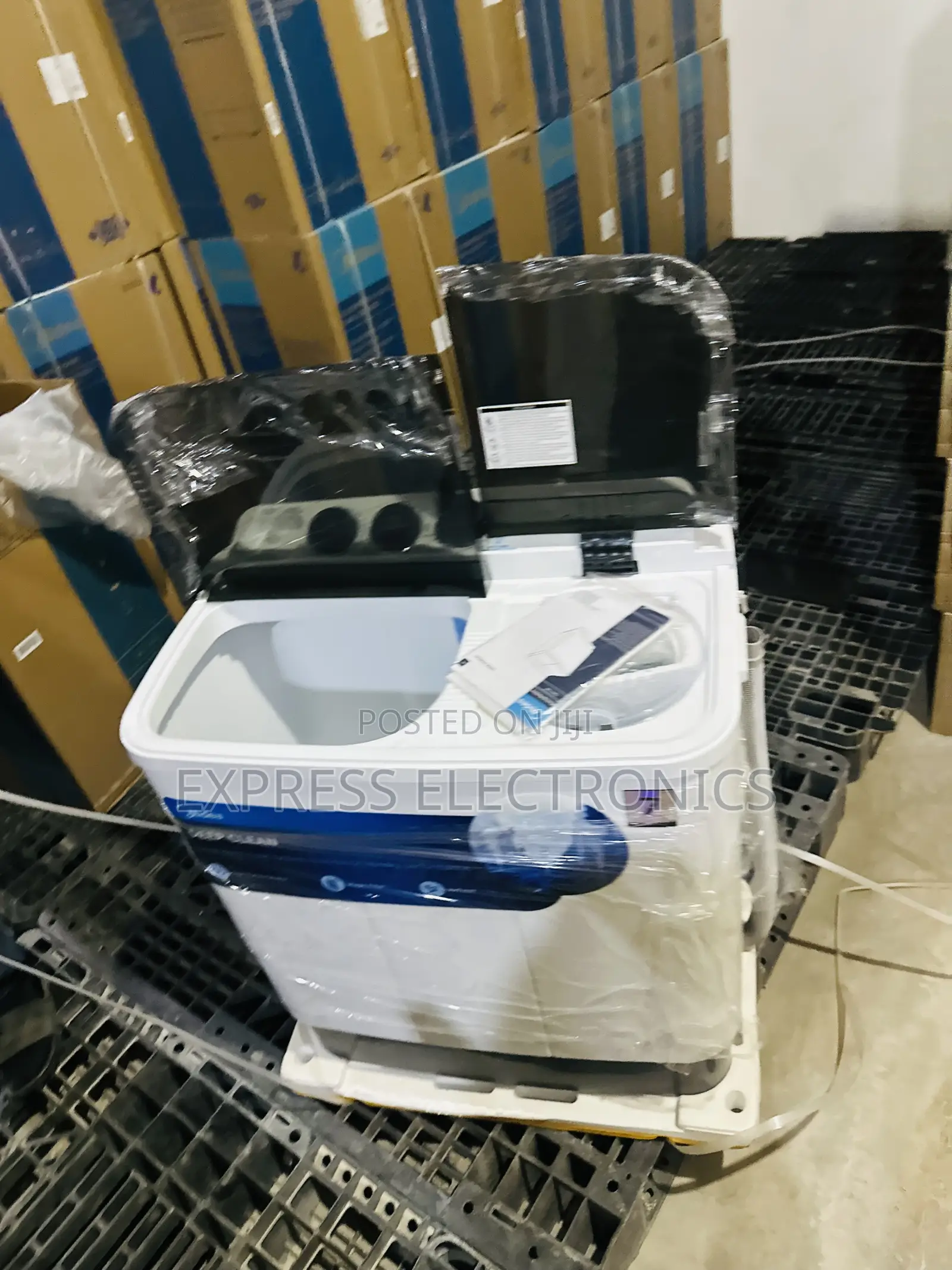 Purchase the New White Semi Automatic Twintub Midea 7kg