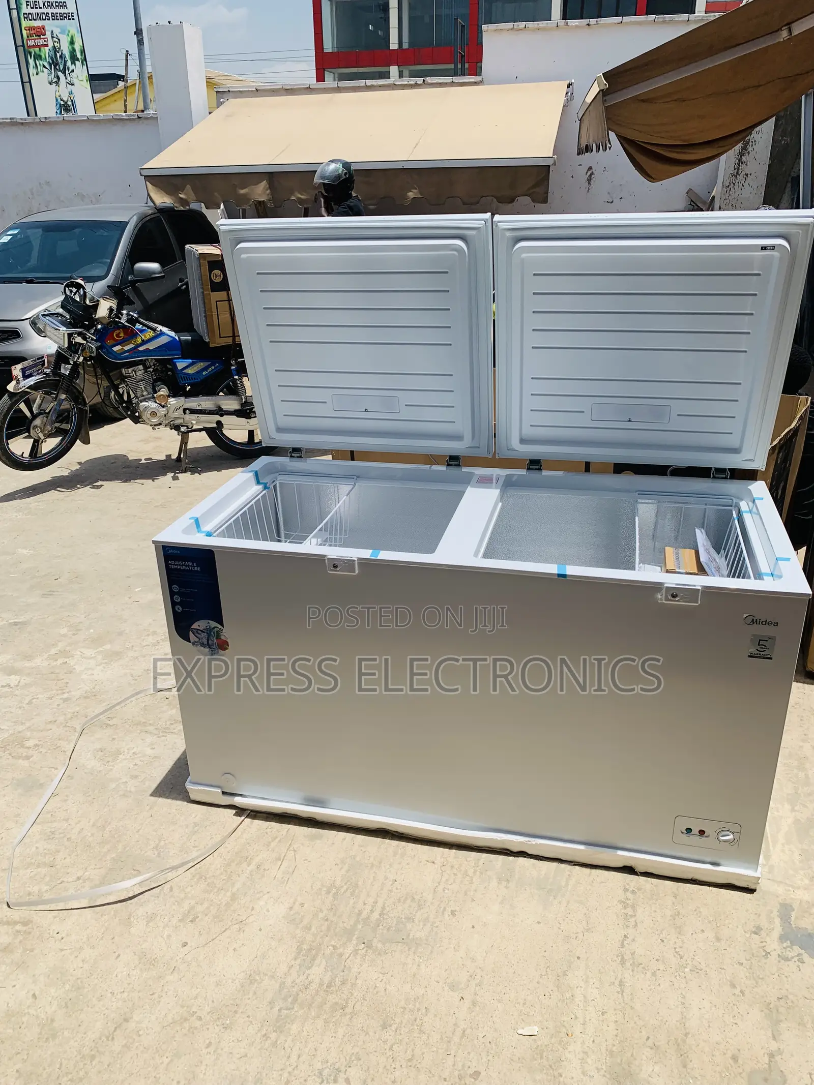 Hot Deals on Chest Freezer 508l Double Door Midea