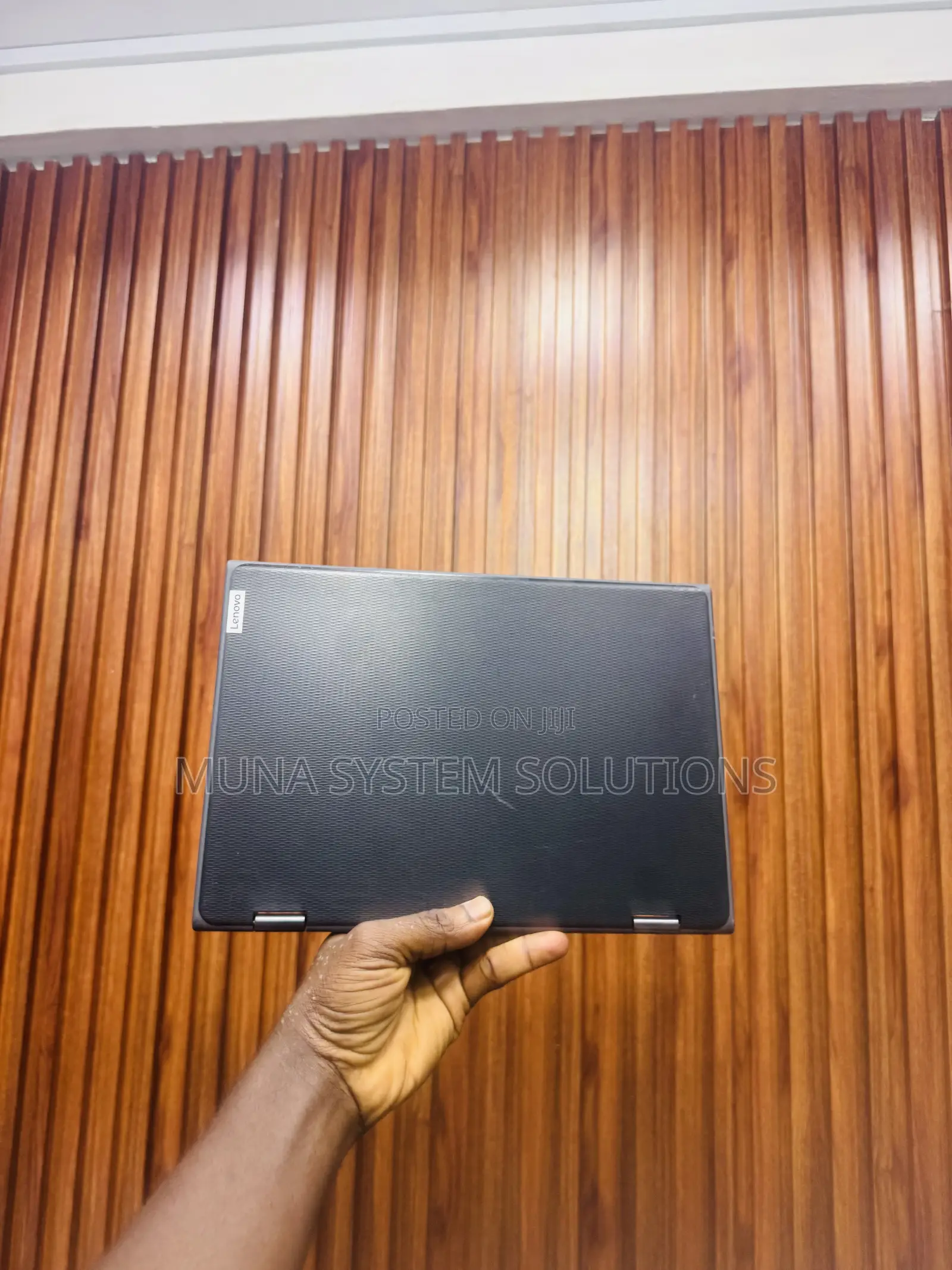 Laptop Lenovo 300e 4GB Intel SSD 128GB