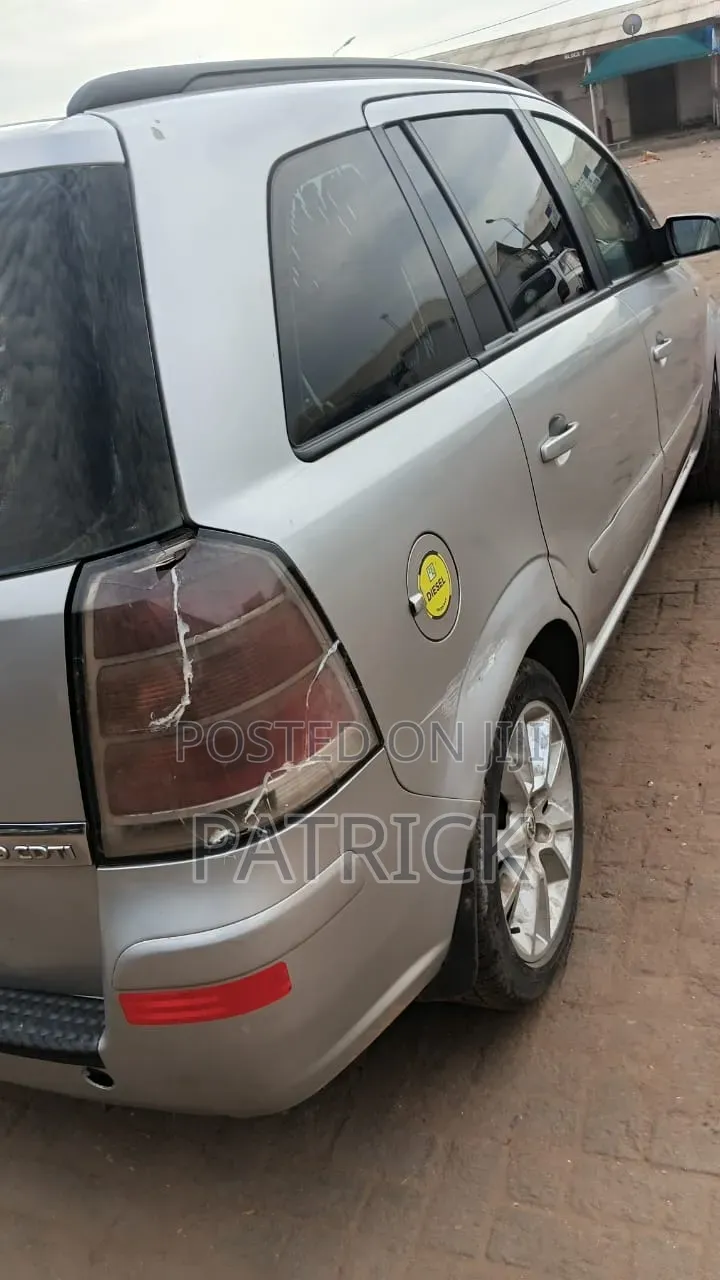 Opel Zafira 1.6 2008 Silver