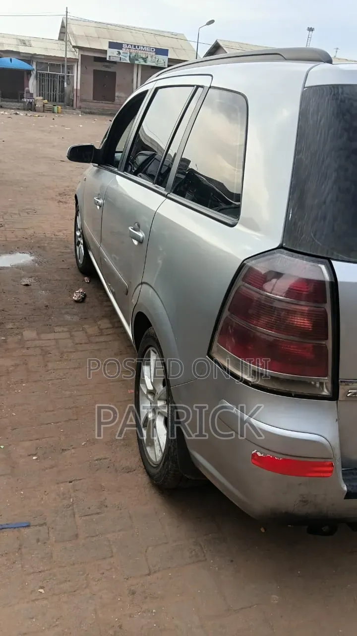 Opel Zafira 1.6 2008 Silver