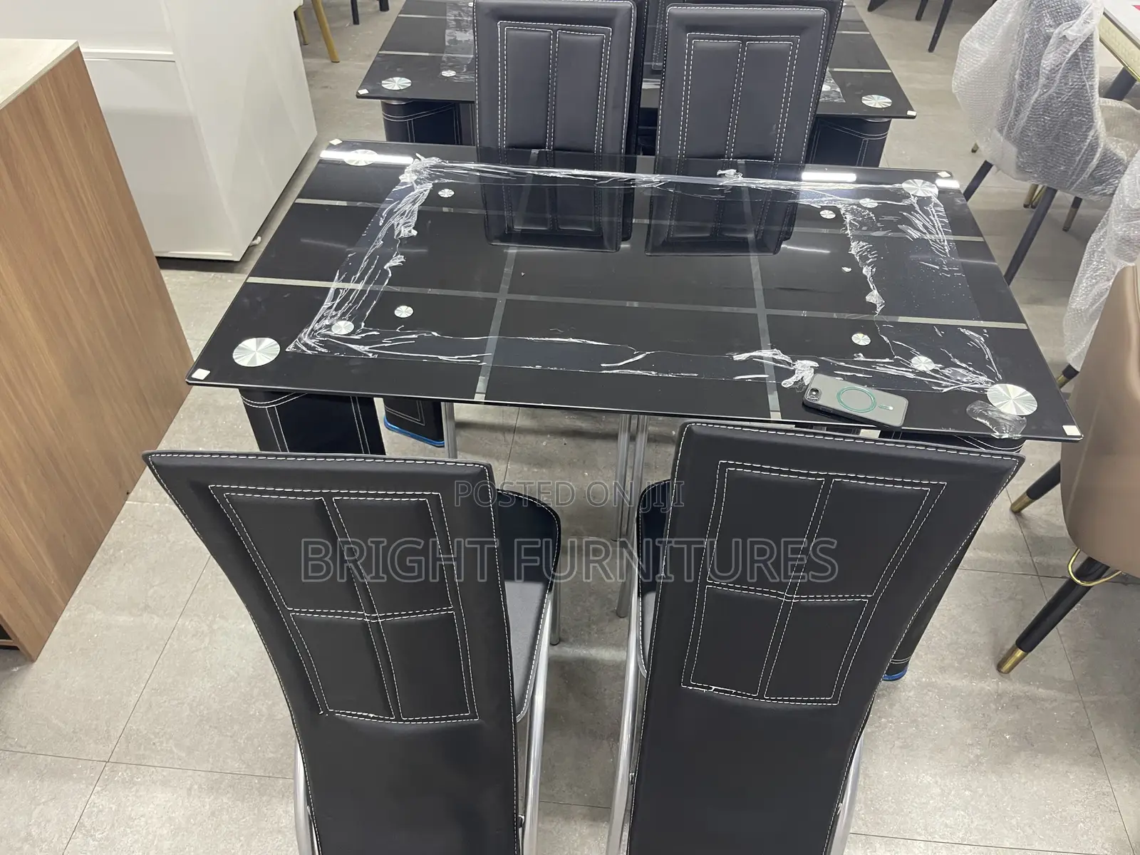 Glass Dining Table With 4 Leather Chairs