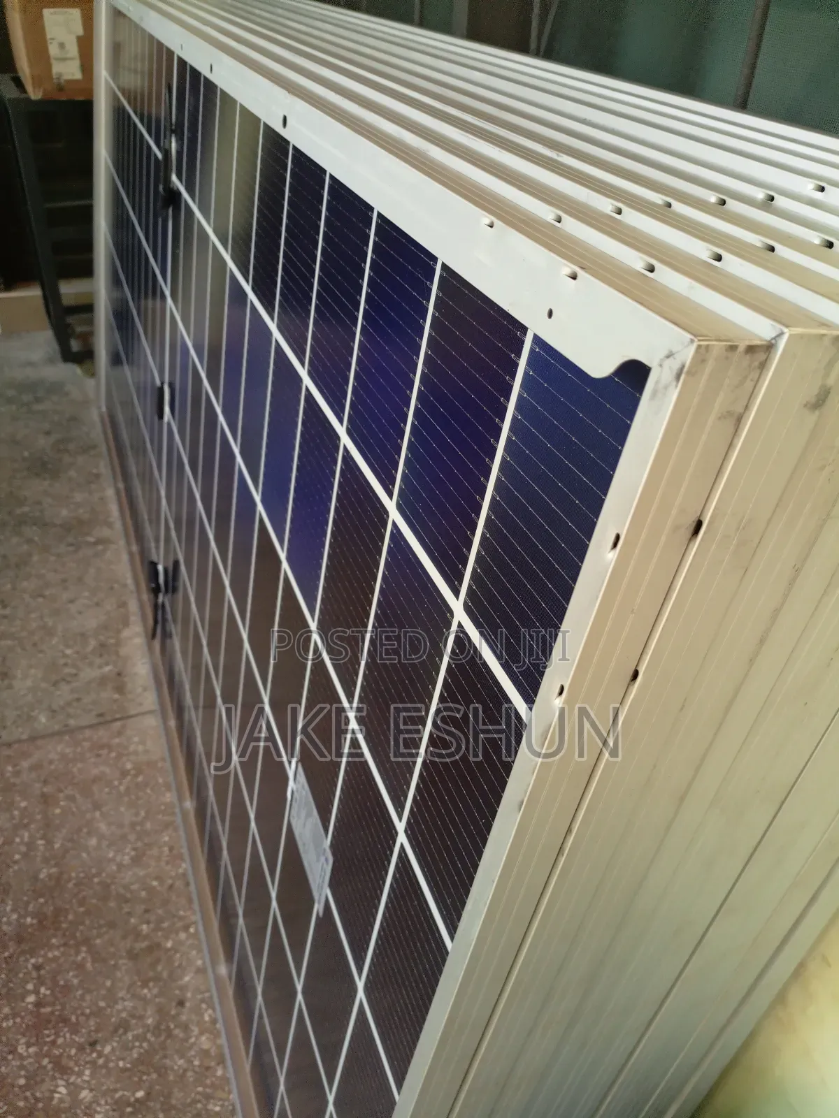 560w Solar Panels