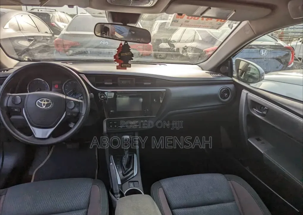 Toyota Corolla LE Eco (1.8L 4cyl 2A) 2018 Gray