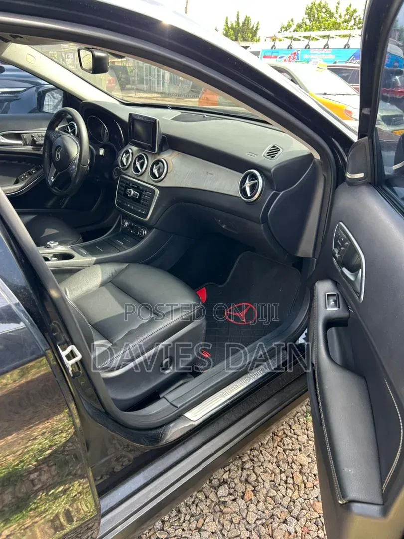 Mercedes-Benz GLA 250 2015 Black