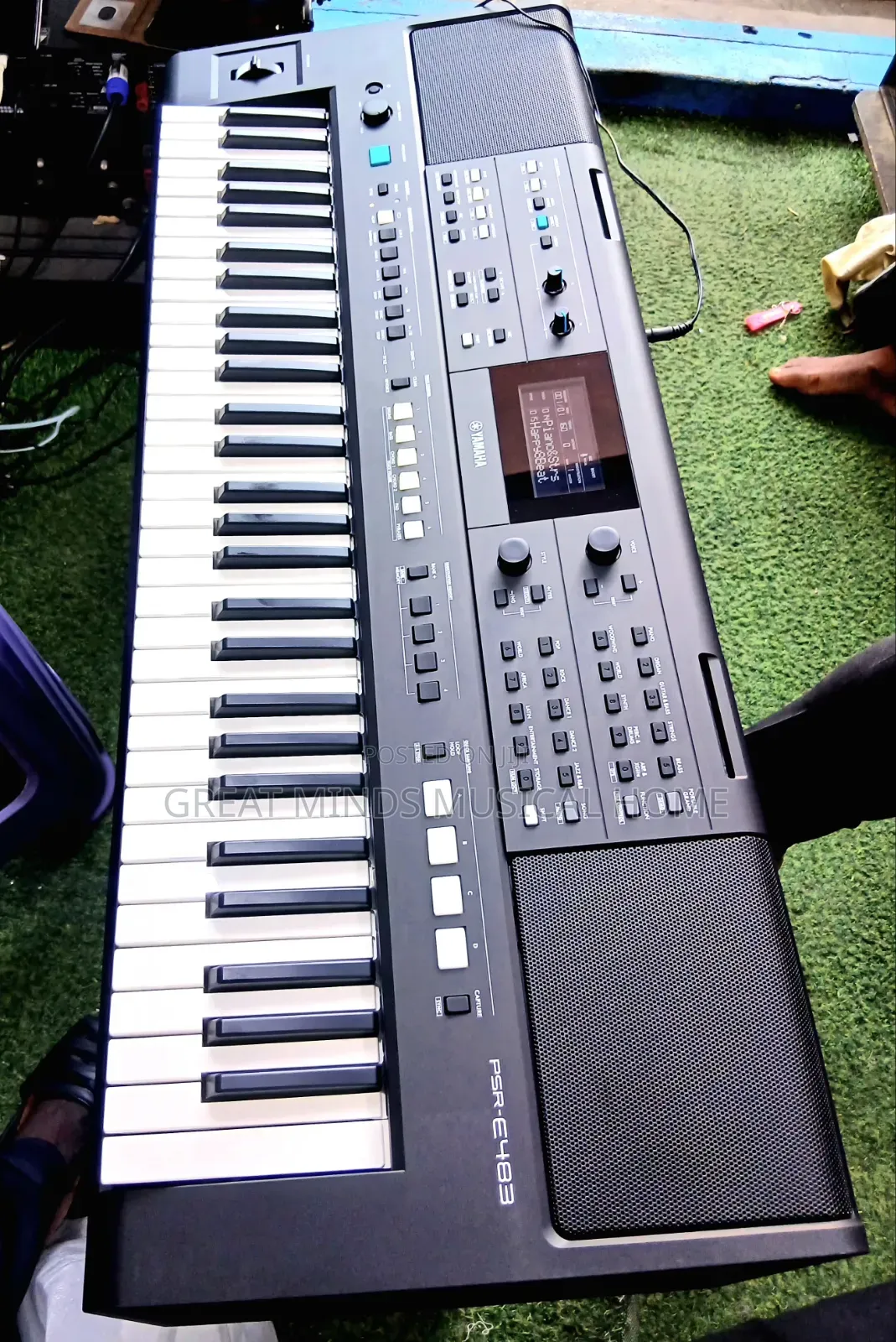 Yamaha PSR E483 Professional Keyboard