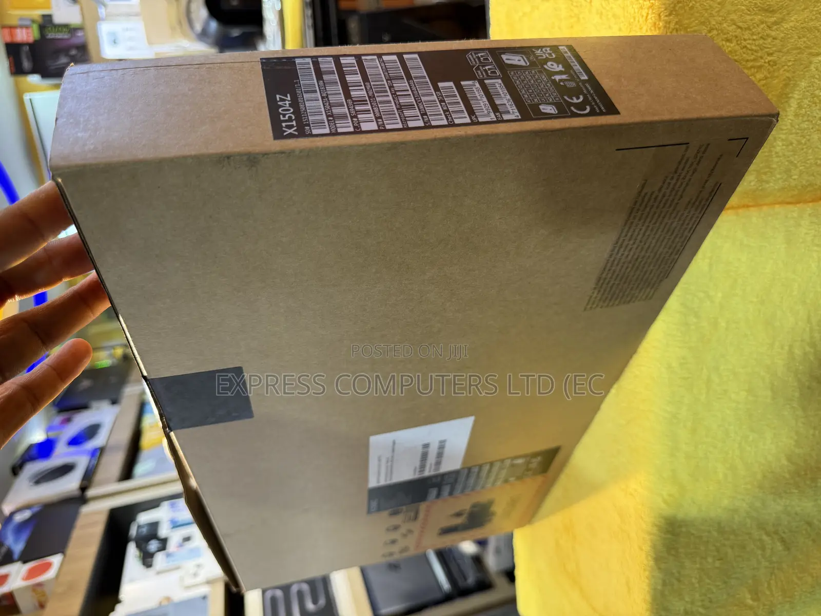 New Laptop Asus VivoBook 15 X505BA 8GB Intel Core i3 SSD 256GB