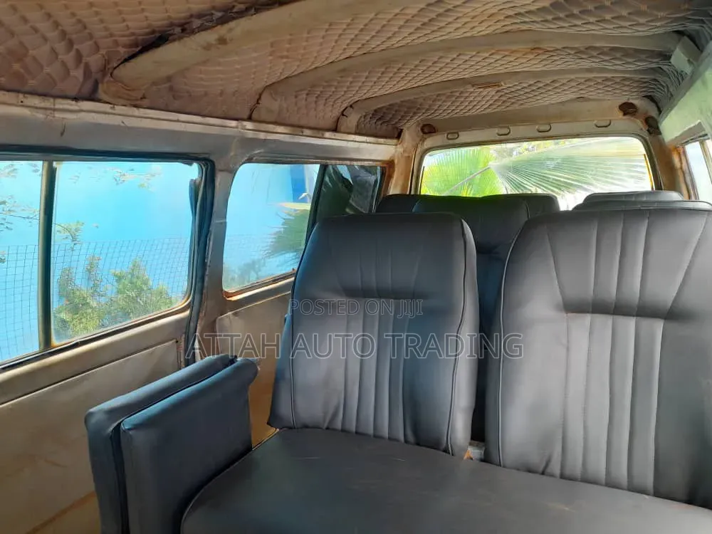 Hyundai H-100 2000 Silver