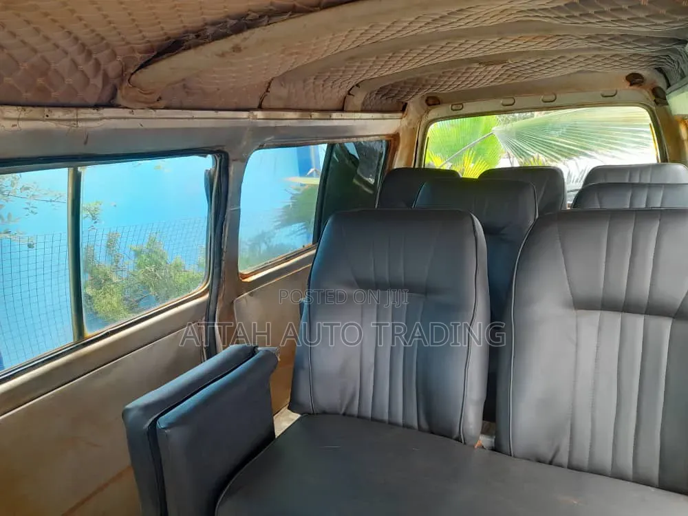 Hyundai H-100 2000 Silver