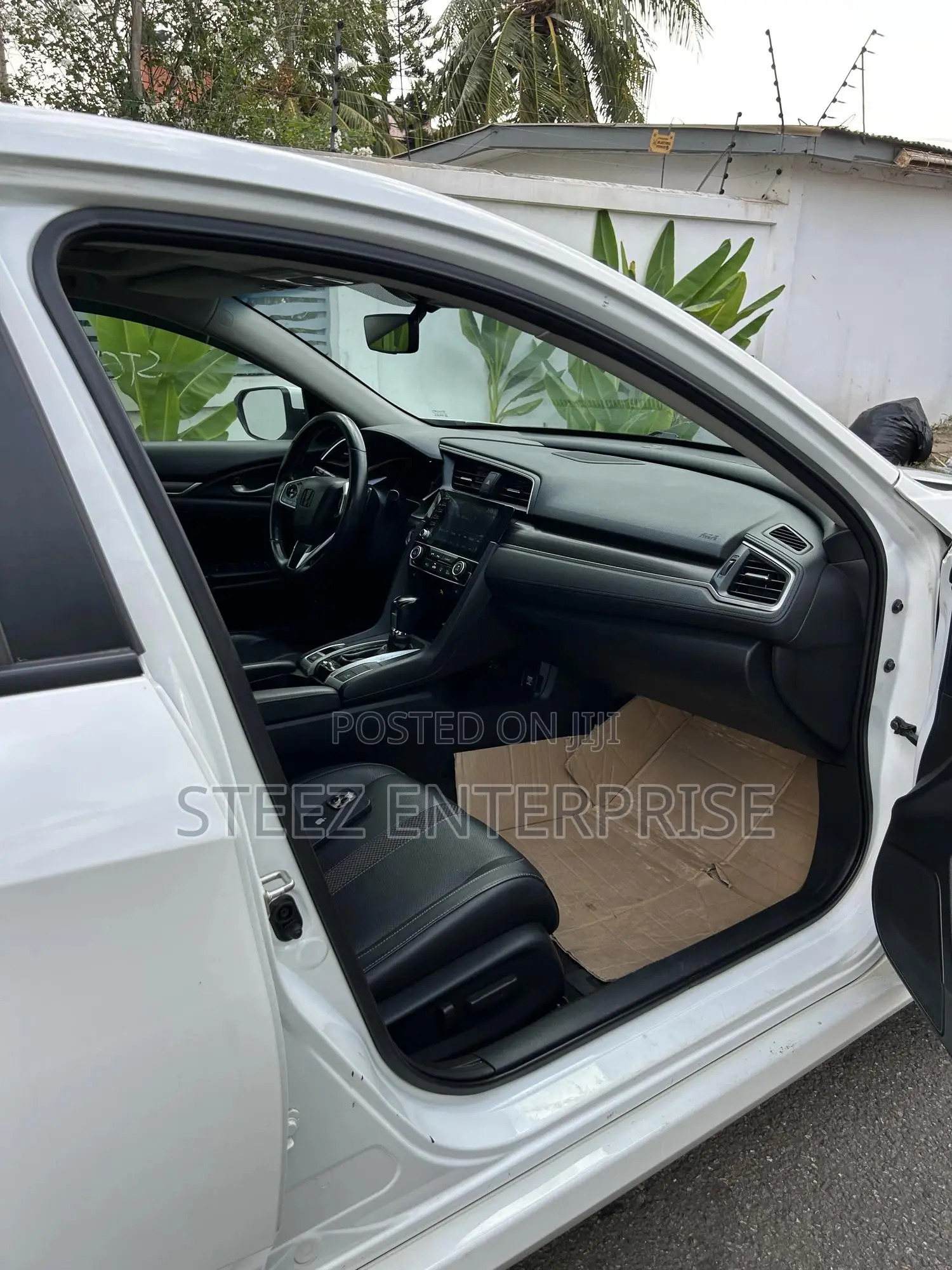 Honda Civic Touring Sedan 2020 White