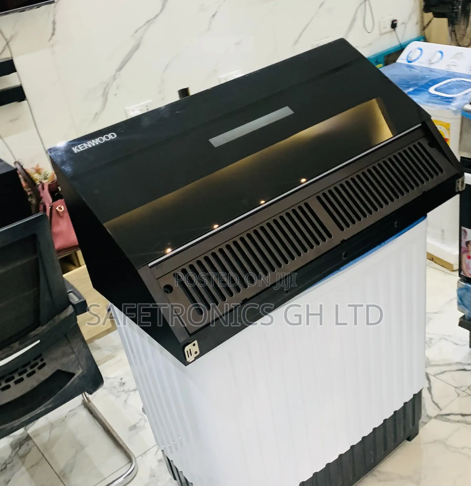 Ultra Modern Kenwood 90cm Heat Extractor