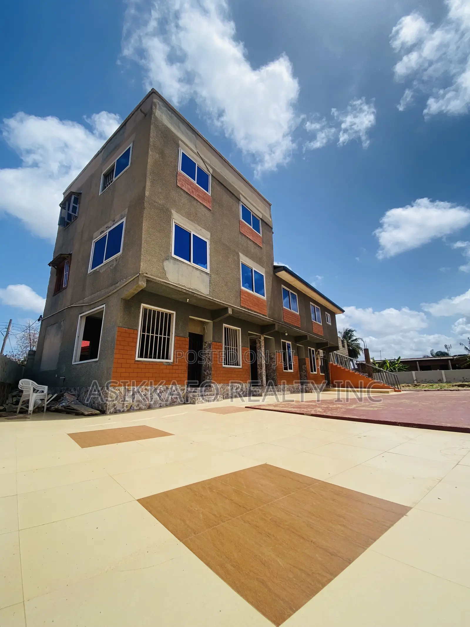 Avenue Ideal for Offices, School, Restaurant Rent/Sale in Spintex Road