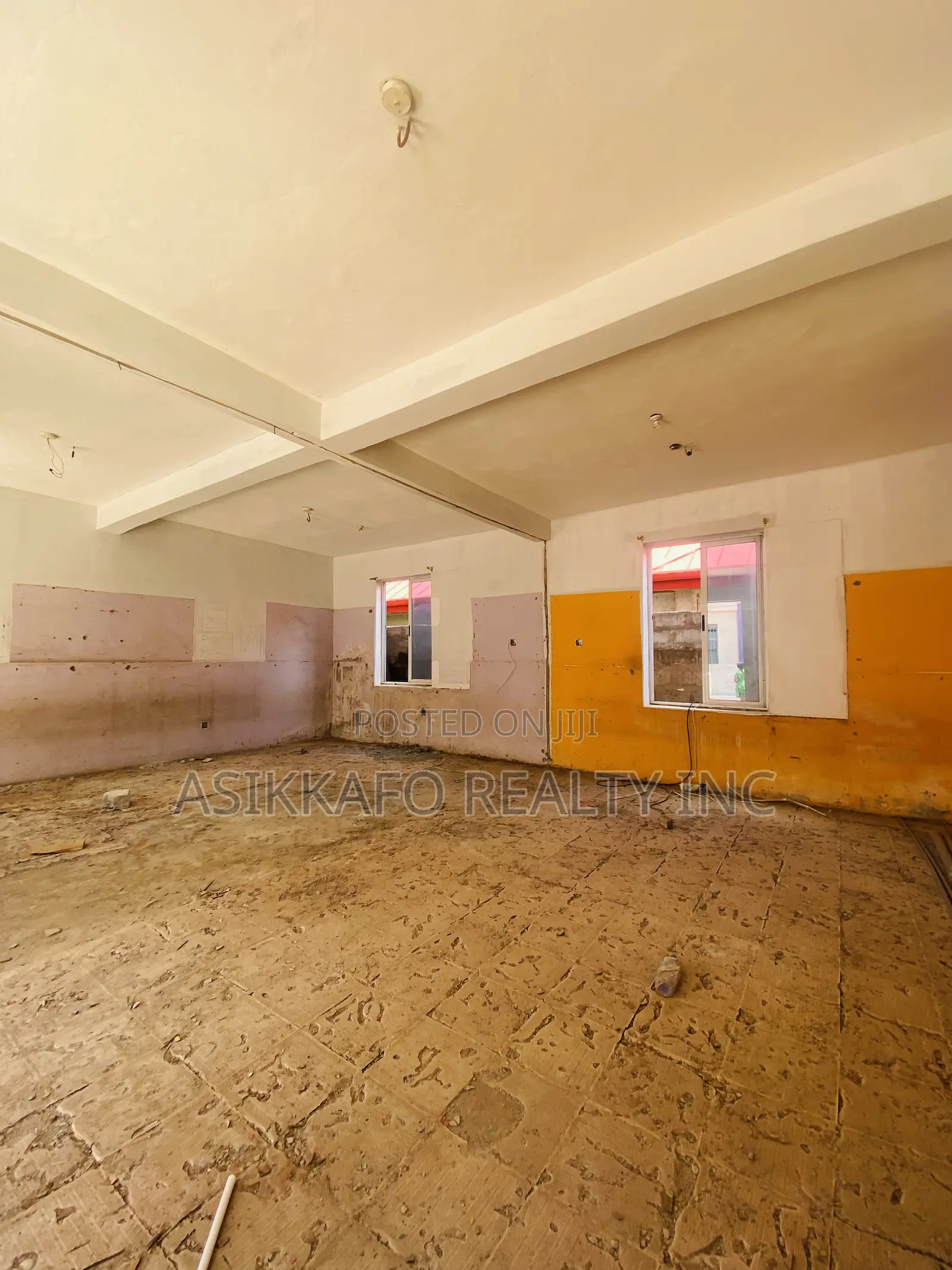 Avenue Ideal for Offices, School, Restaurant Rent/Sale in Spintex Road