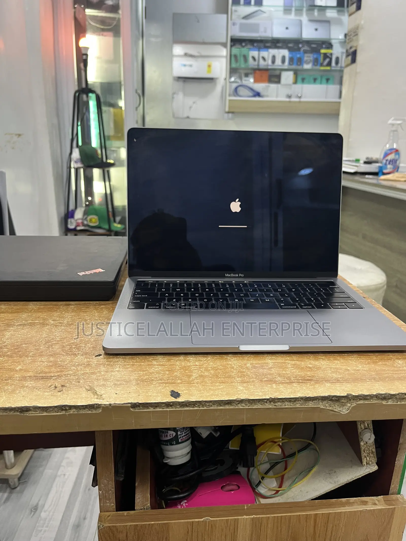 Laptop Apple MacBook Pro 2017 8GB Intel Core i5 SSD 256GB