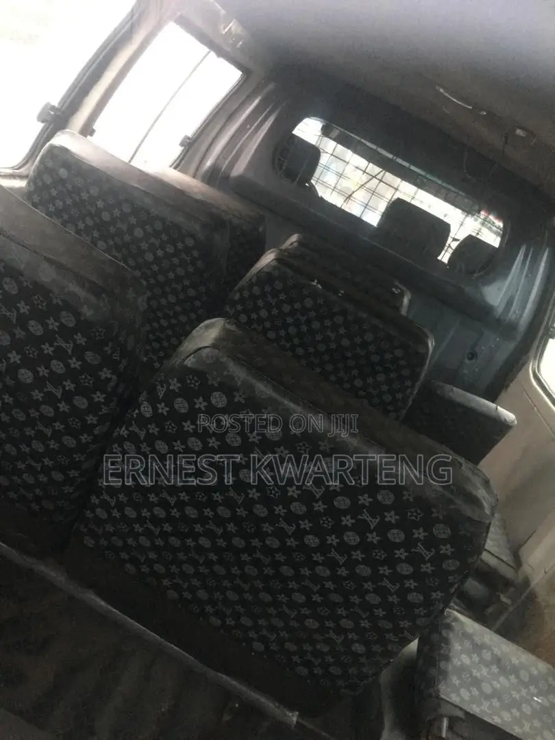 Toyota HiAce 2005 White