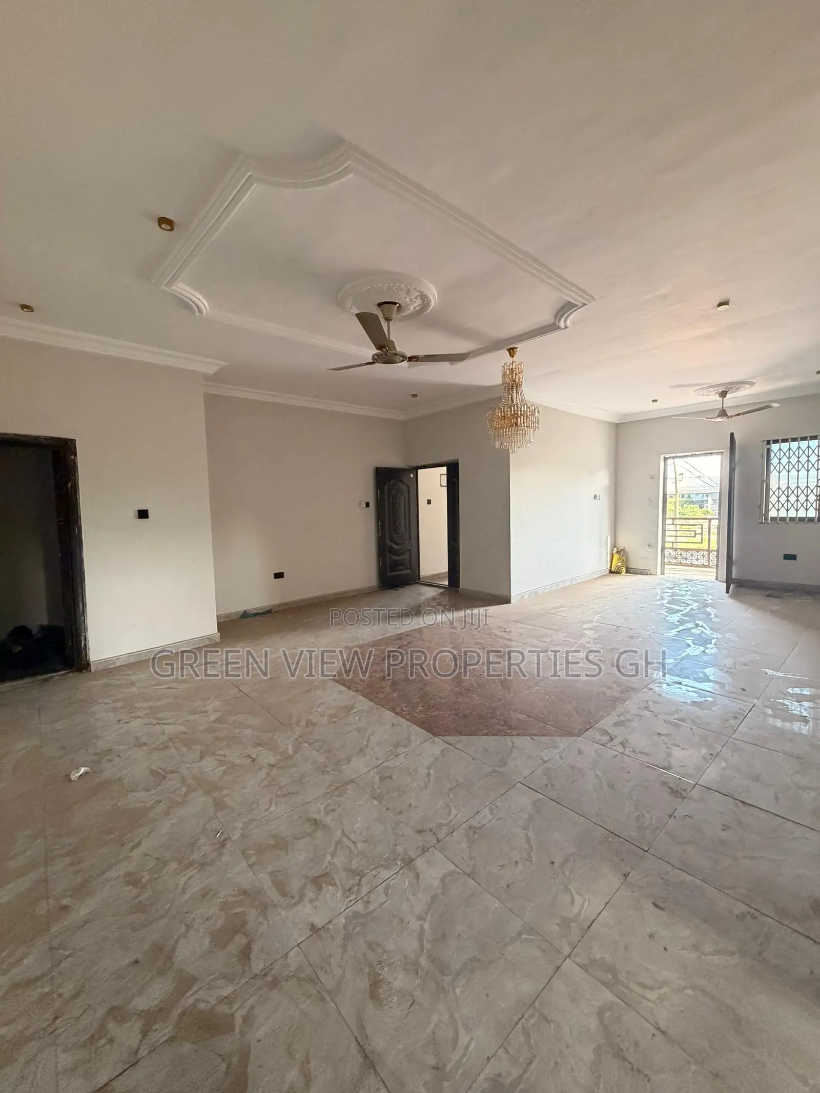 3bdrm Apartment in West Hills Mall Area for rent