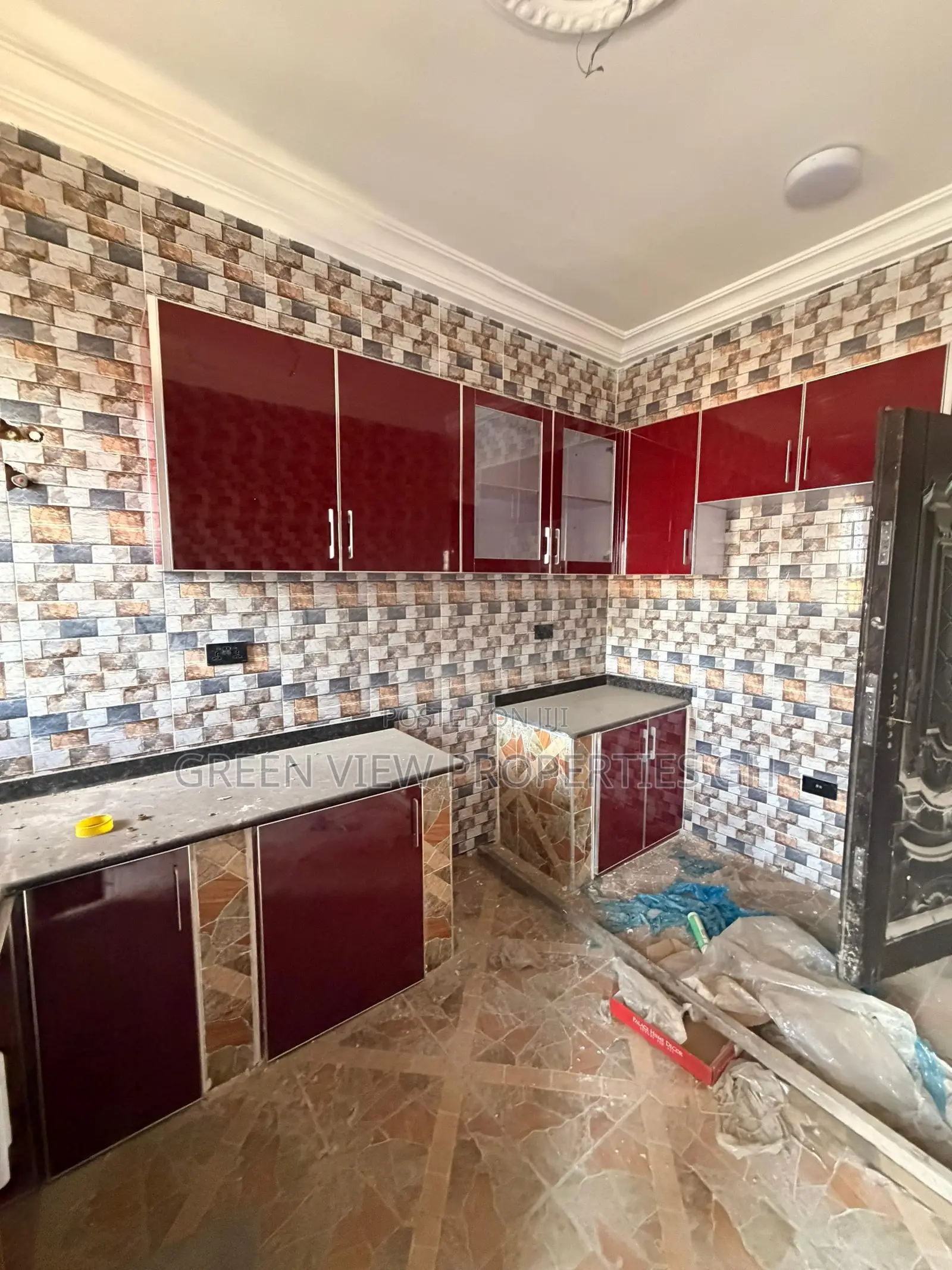 3bdrm Apartment in West Hills Mall Area for rent