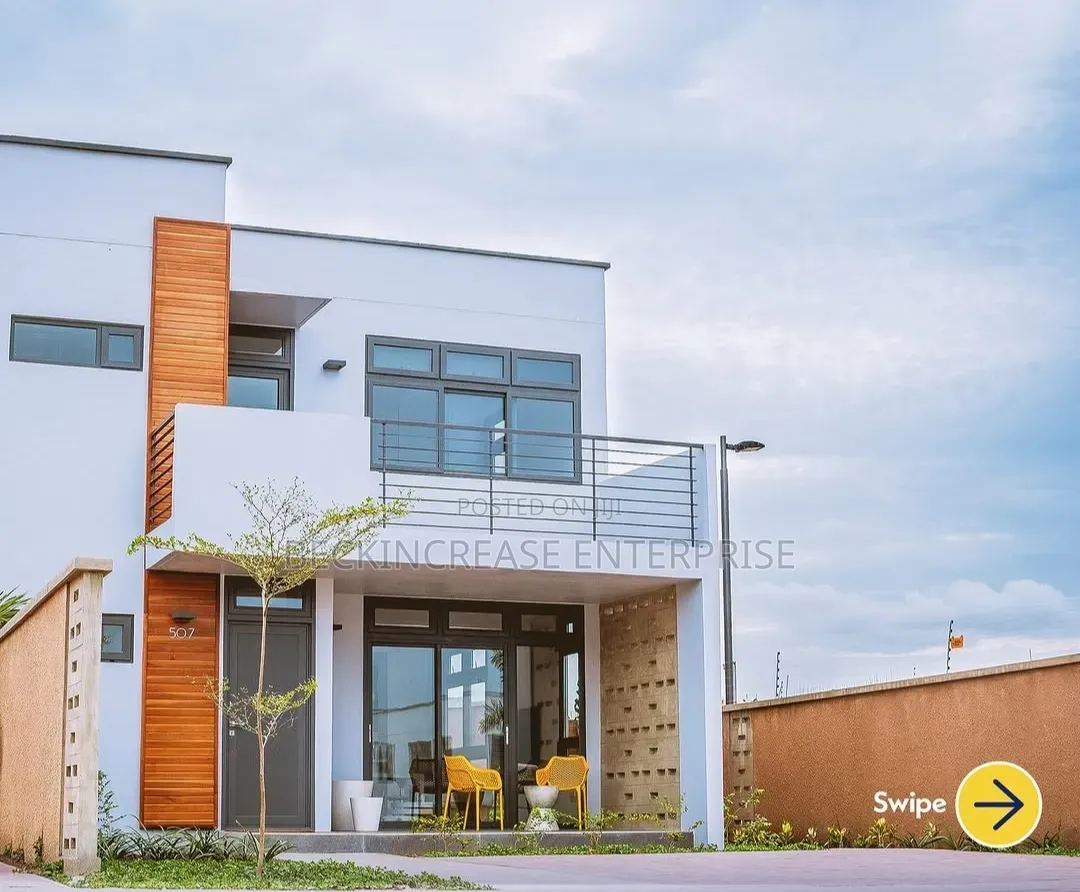 3bdrm House in Borteyman, Community 25 for sale