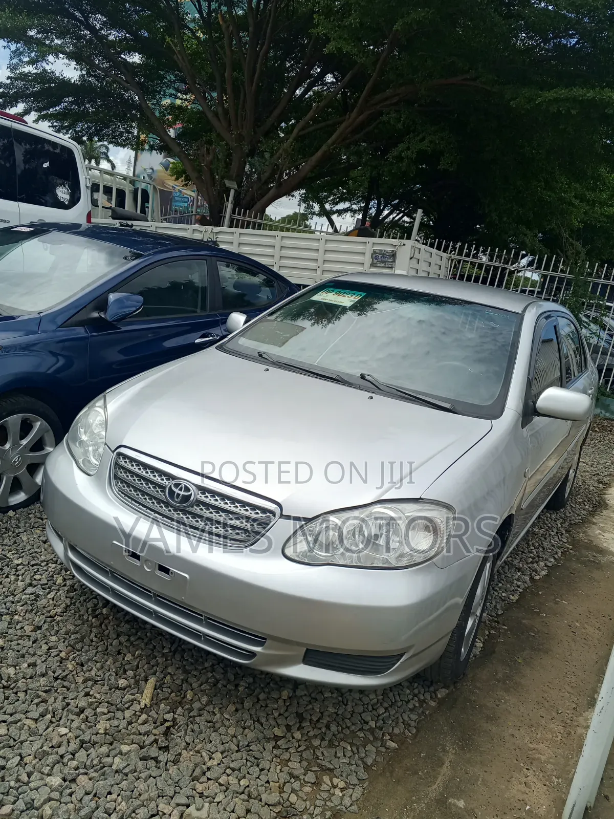 Toyota Corolla Base 4dr Sedan (1.8L 4cyl 5M) 2010 Silver